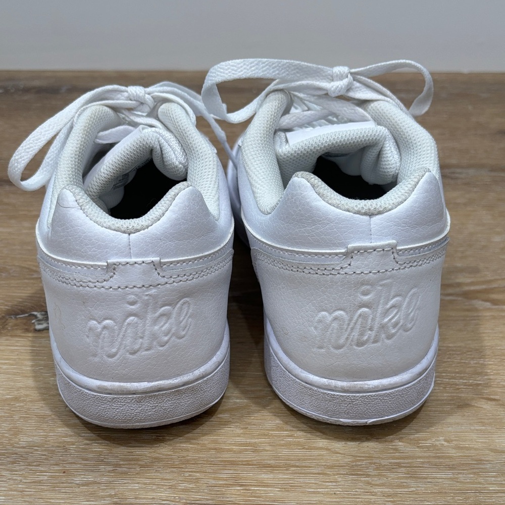 Nike Men's White Low-Top Sneakers - Picture 5 of 6